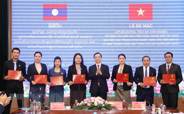 Việt-Lào trao đổi kinh nghiệm công tác vận động quần chúng