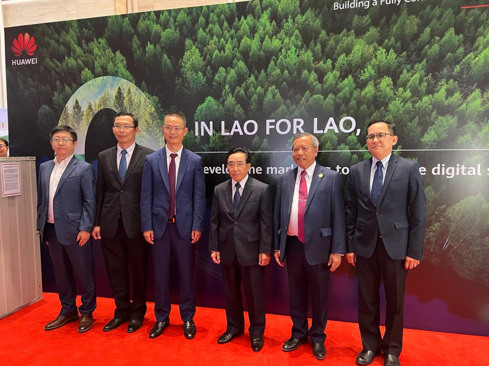 Huawei tham gia vào quá trình chuyển đổi số của Lào