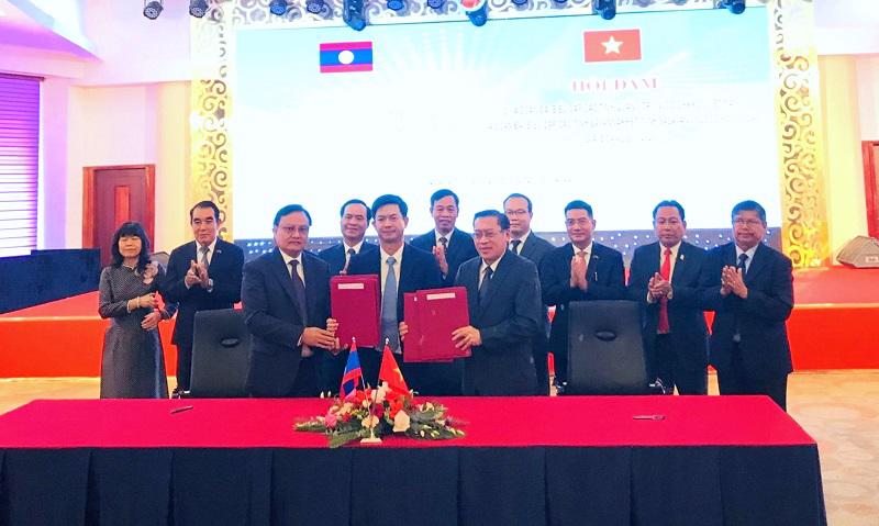 Hội đ&agrave;m đi đến thống nhất k&yacute; kết văn bản thỏa thuận hợp t&aacute;c giai đoạn 2023 - 2025 giữa 3 tỉnh Quảng Trị - Savannakhet - Salavan.