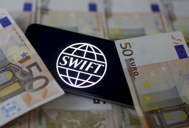 BCEL tích hợp chuyển khoản SWIFT vào ứng dụng di động
