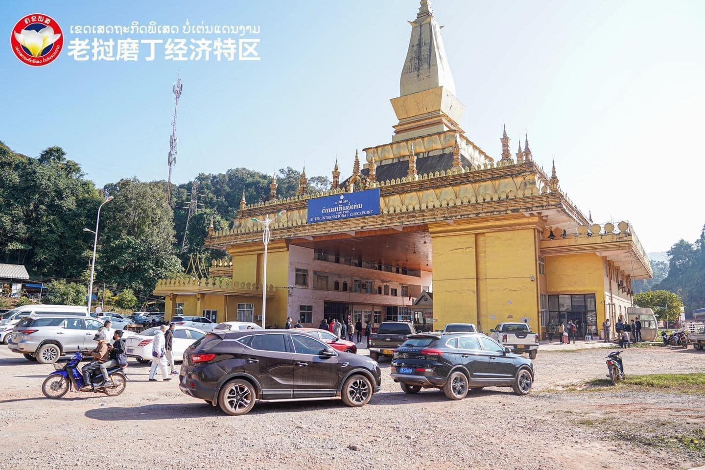 Hơn 1.200 người qua biên giới Lào – Trung trong 2 ngày