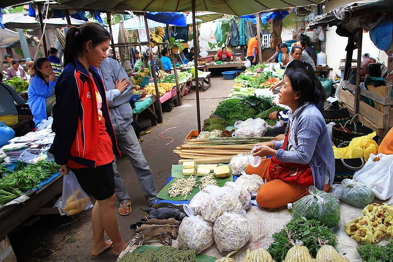 Chi phí thực phẩm tại Lào tăng mạnh