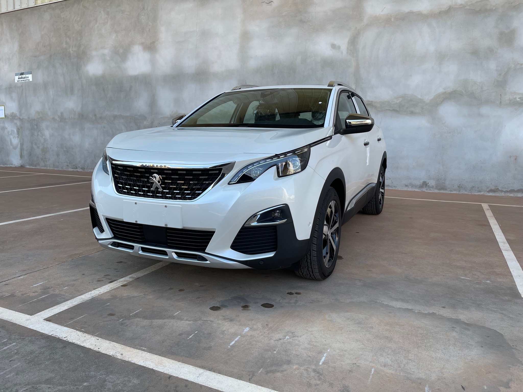 LaoThani chuẩn bị phân phối xe PEUGEOT chính hãng tại Lào