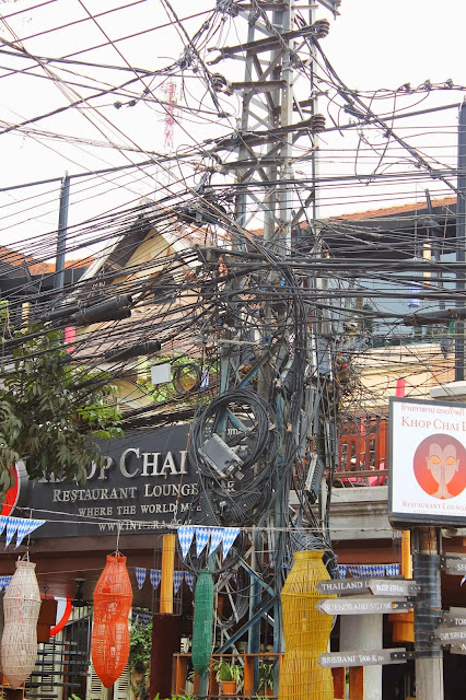 Vientiane chuẩn bị xây dựng hệ thống cáp điện ngầm
