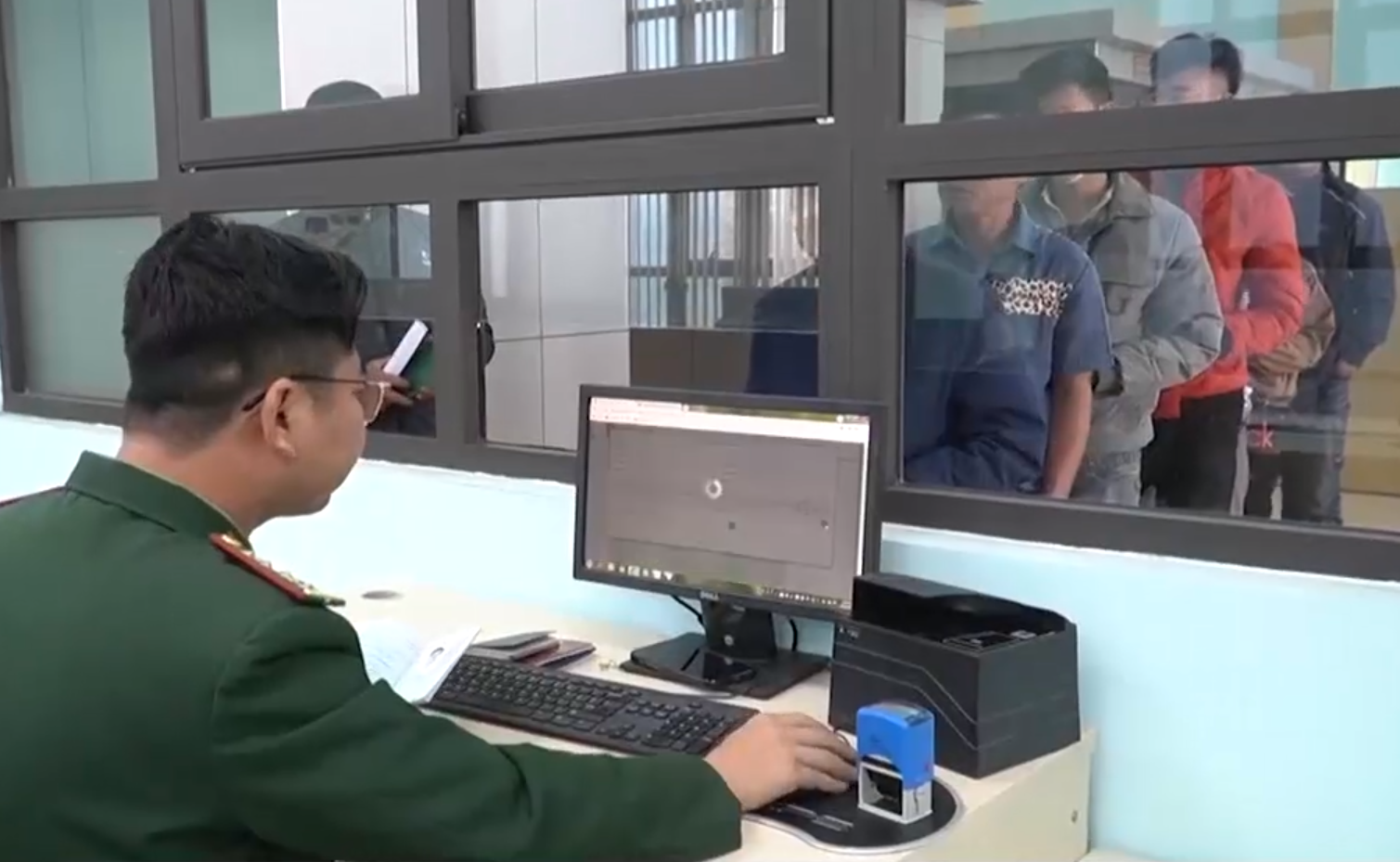Người lao động Việt Nam qua Lào tăng cao