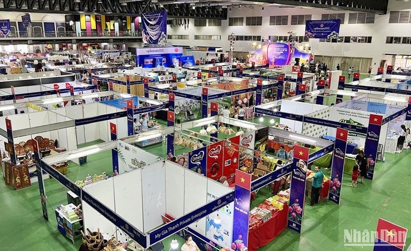 Tổng kim ngạch thương mại Việt Nam-Lào tháng 1/2023 đạt 99,2 triệu USD