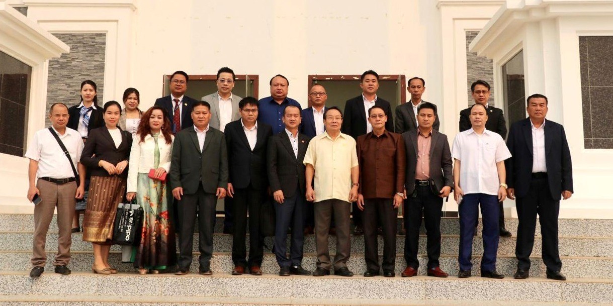 Hội doanh nghiệp Việt Nam tại thủ đô Viêng Chăn thăm và làm việc tại Xaysomboun