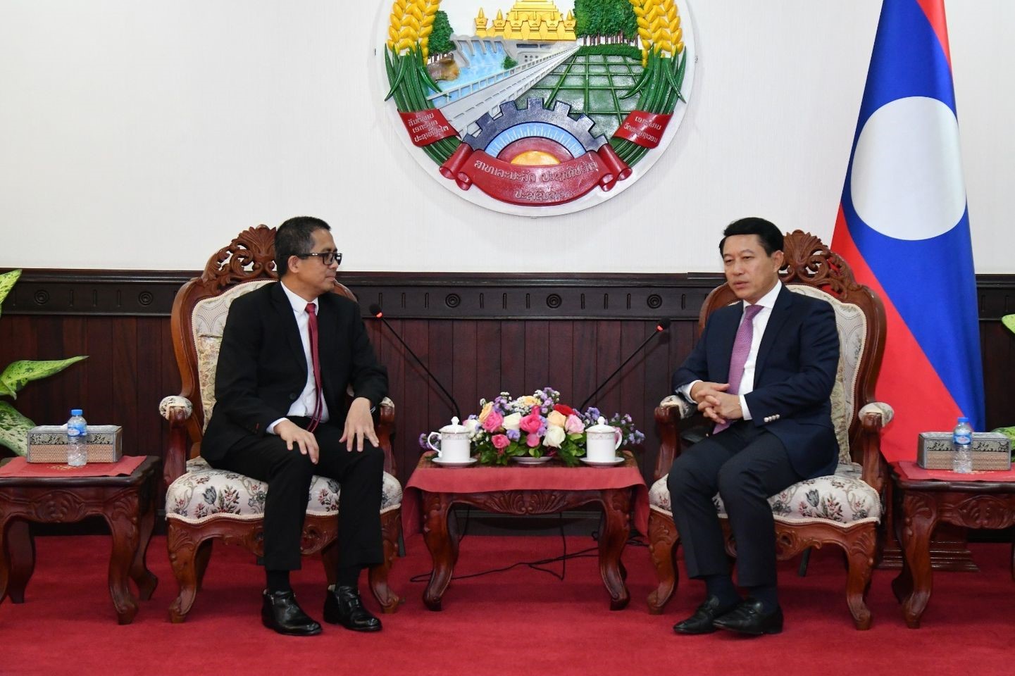 Đại sứ Malaysia chào xã giao Bộ trưởng Ngoại giao Lào