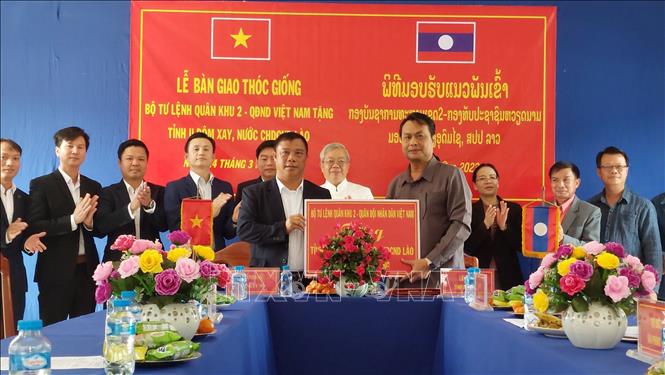 Việt Nam giúp Lào phát triển kinh tế nông nghiệp