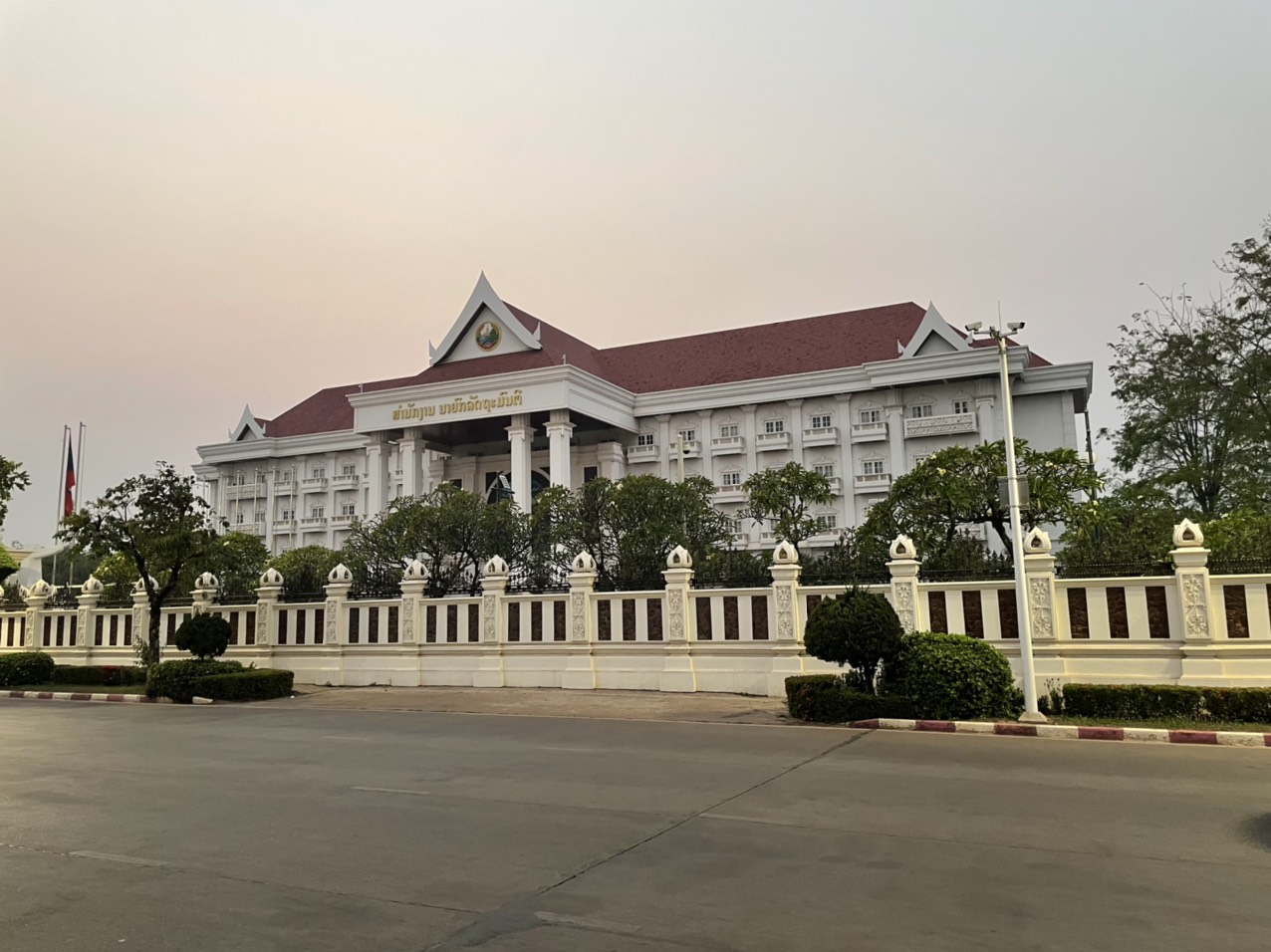 Lào bắt đầu chuyển các đơn vị kinh tế nhà nước cho địa phương quản lý