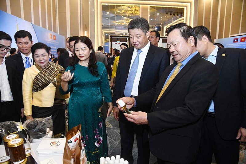 Kết nối tiêu thụ, sản phẩm Hà Nội - Viêng Chăn 2023: Nâng tầm hợp tác hữu nghị Việt - Lào Kết nối tiêu thụ, sản phẩm Hà Nội - Viêng Chăn 2023: Nâng tầm hợp tác hữu nghị Việt - Lào