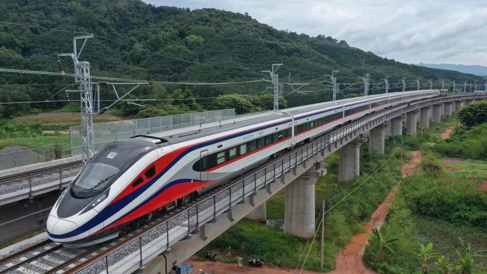 Tham khảo: Xin visa và đặt mua vé tàu từ Lào đi Trung Quốc
