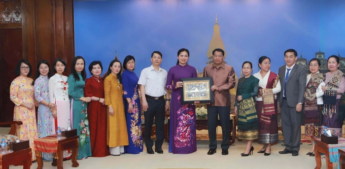 Đưa hoạt động hợp tác giữa phụ nữ 2 nước Việt Nam – Lào được nâng lên tầm cao mới