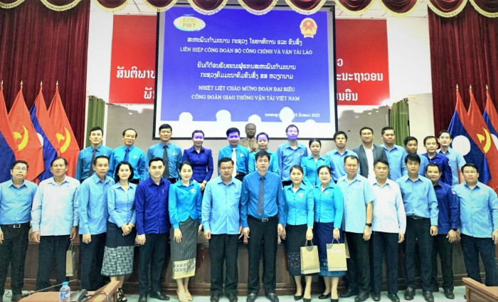 Tăng cường hợp tác công đoàn GTVT hai nước Việt - Lào 2