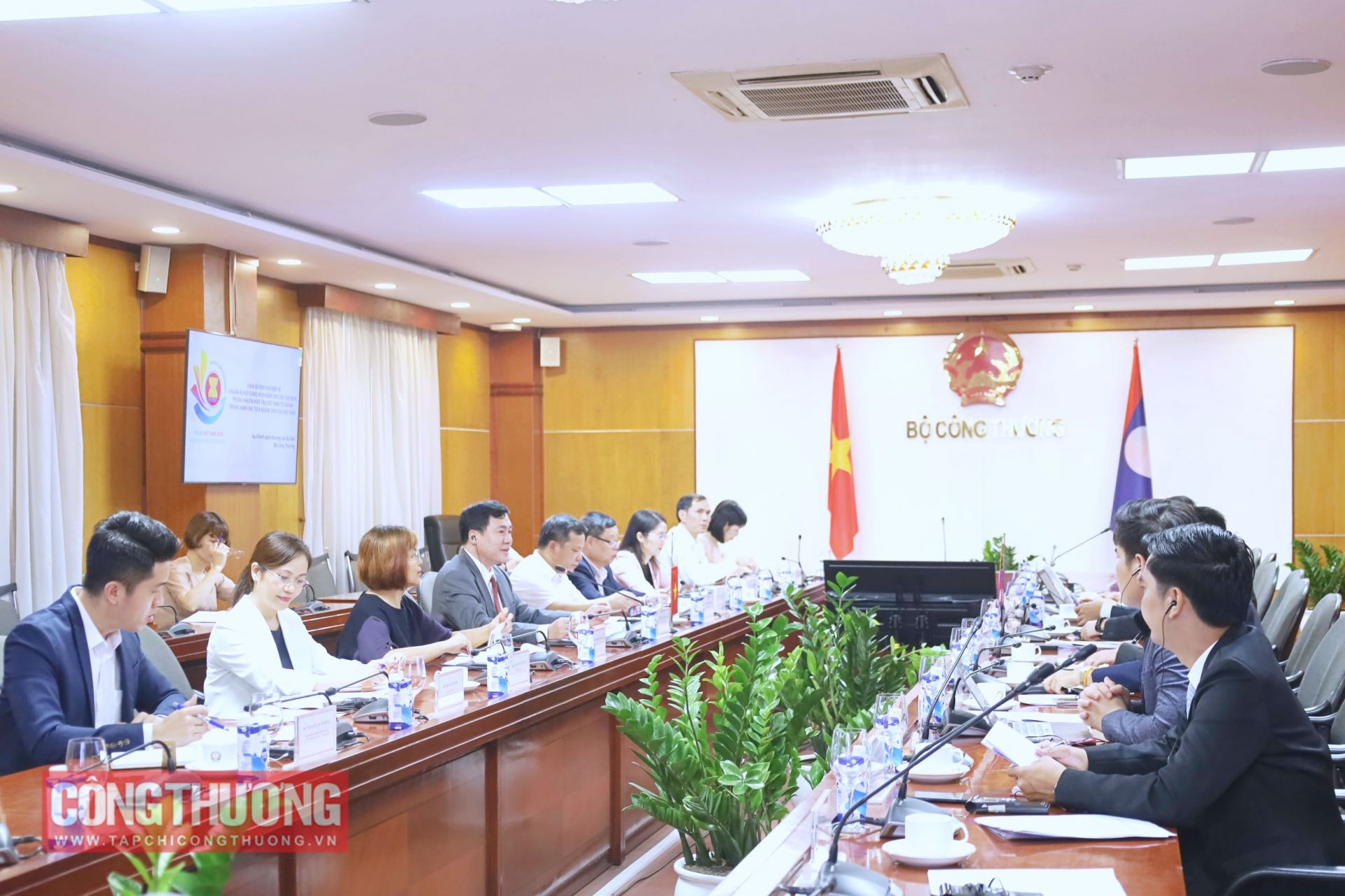 Đoàn Bộ Công Thương Lào sang thăm Việt Nam và học tập kinh nghiệm tổ chức năm Chủ tịch ASEAN