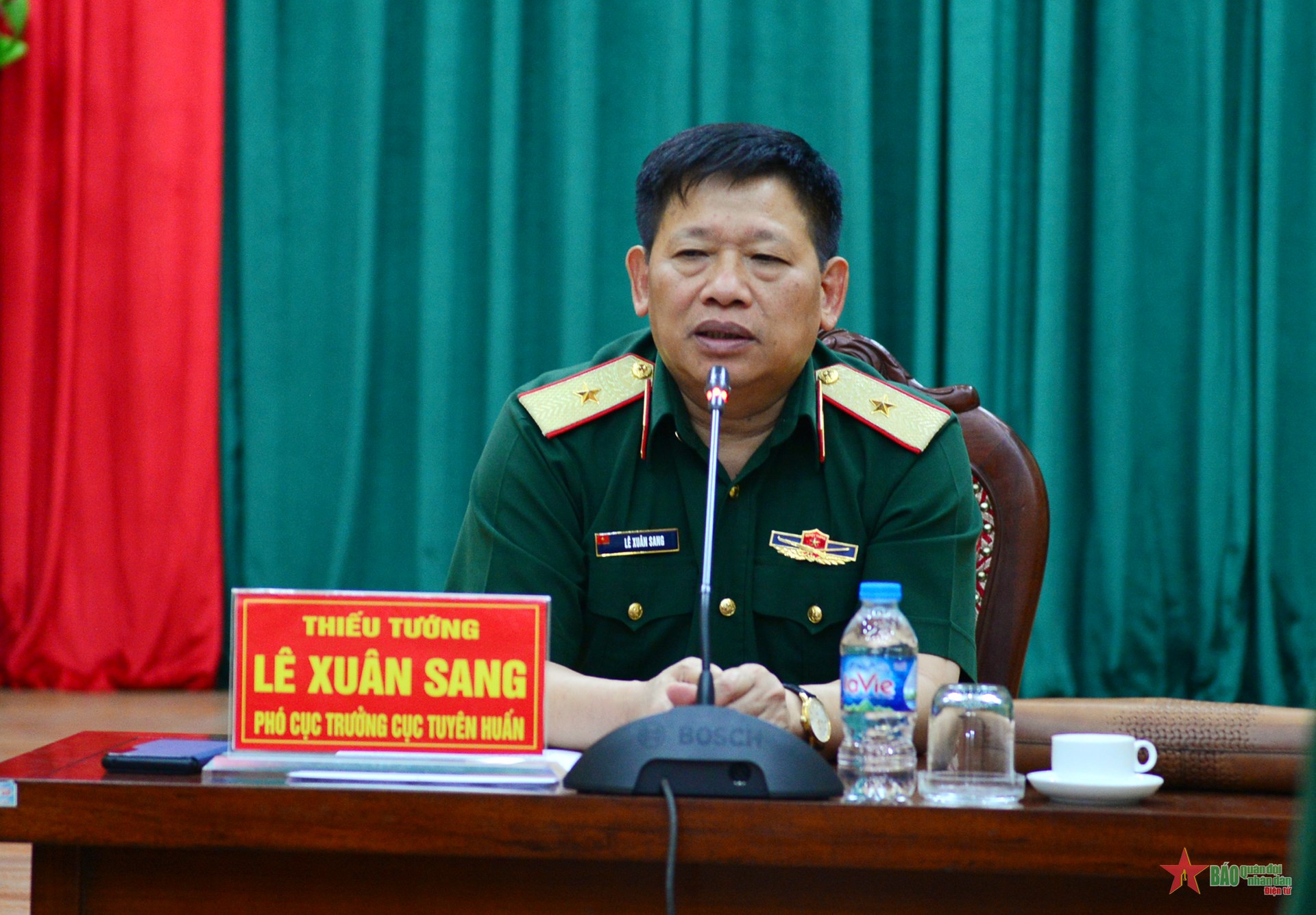  Thiếu tướng Lê Xuân Sang chủ trì cuộc họp. 