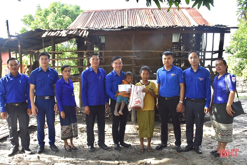 Sắc xanh tình nguyện thắt chặt mối quan hệ hữu nghị Việt – Lào