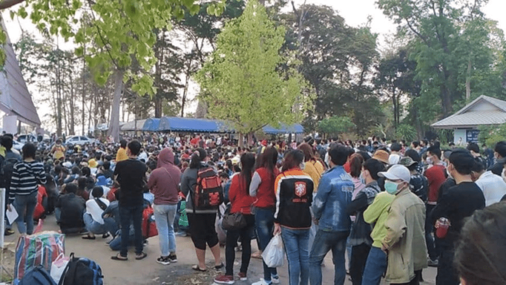 Lào: Lương tối thiểu 2 triệu Kíp có thể đảm bảo đời sống người lao động