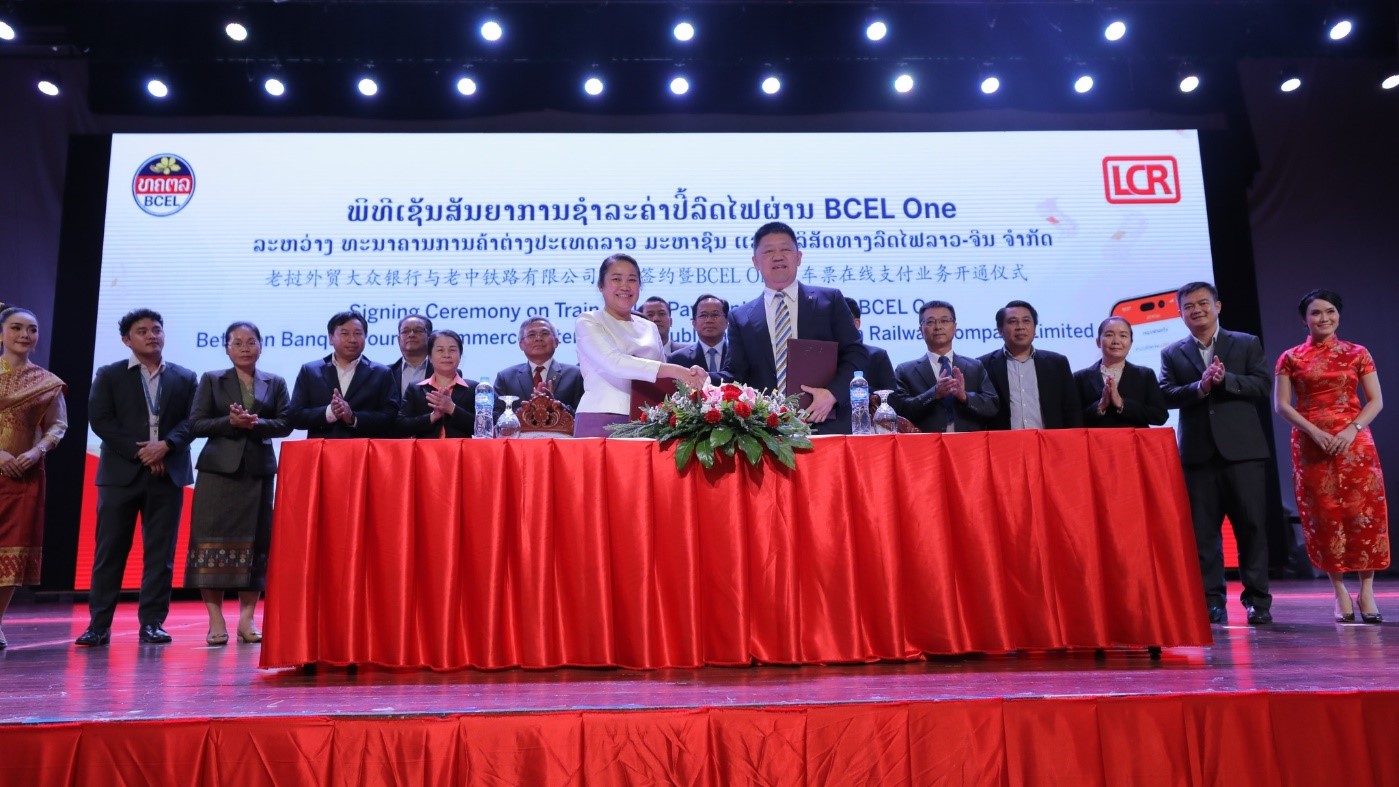 Chính thức ra mắt dịch vụ thanh toán vé đường sắt qua BCEL One