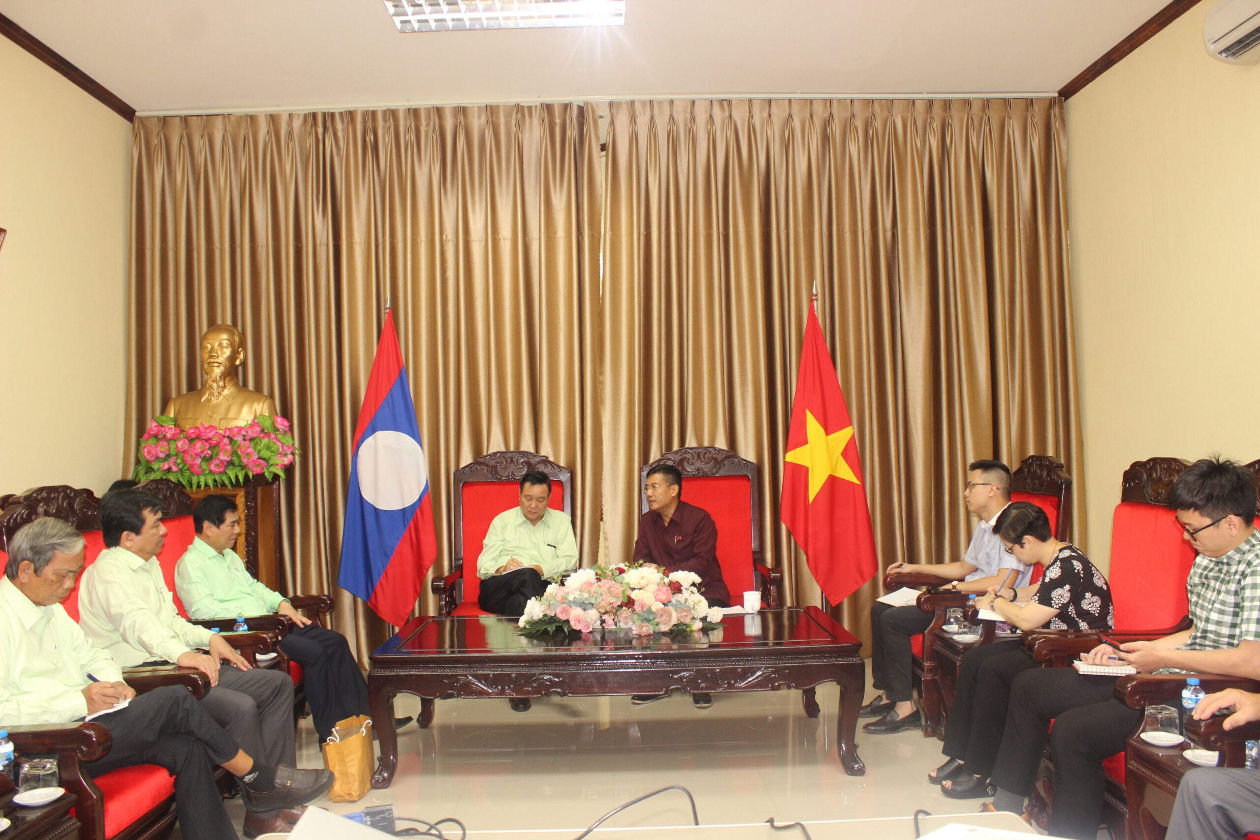 Tổng lãnh sự quán Việt Nam tại Pakse triển khai công tác Ngoại giao kinh tế, hoạt động thúc đẩy đầu tư tại Nam Lào