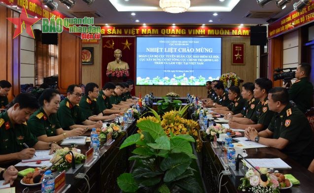  Quang cảnh cuộc làm việc