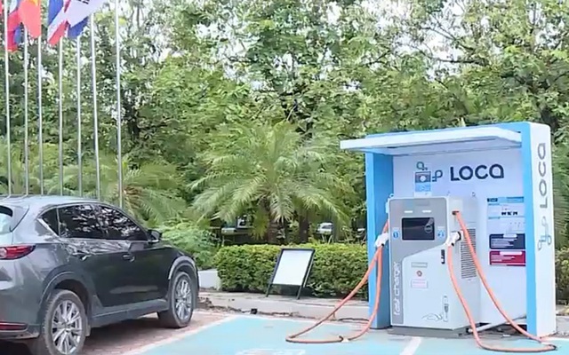 Nhiều người Lào chuyển dần sang sử dụng xe điện