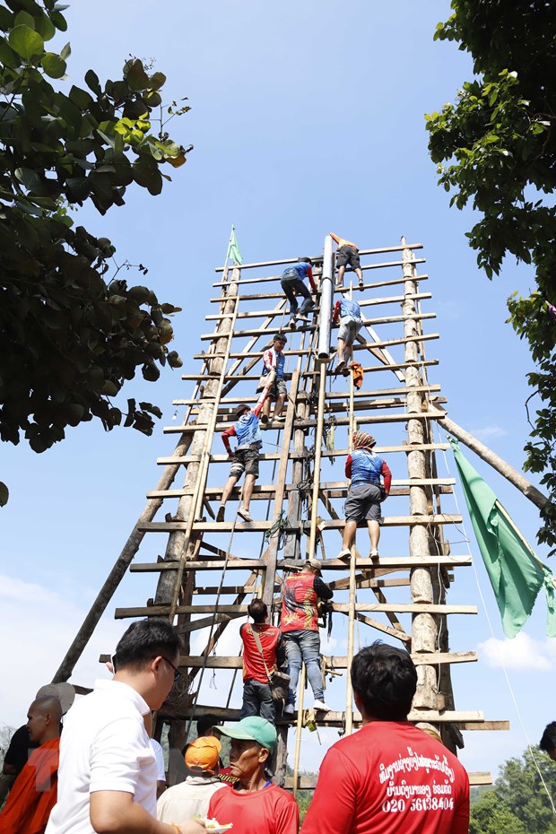 Boun BangFai - Le hoi Phao thang thien doc dao cua nguoi dan Lao hinh anh 4