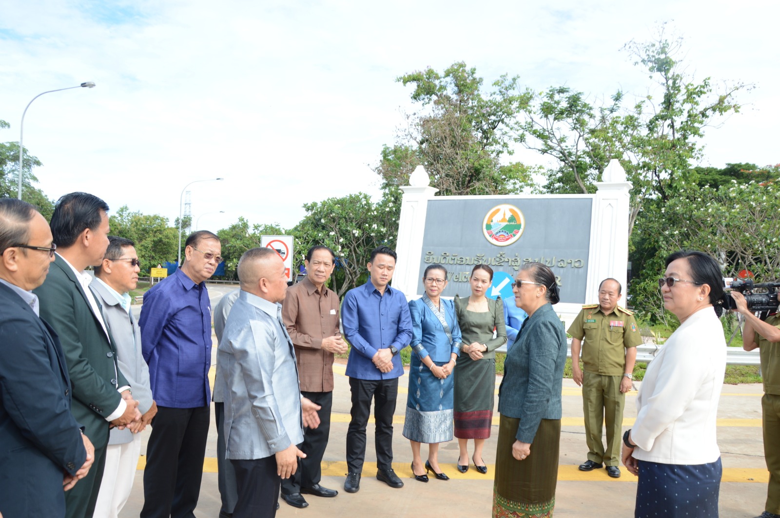 Phó Chủ tịch nước Lào thị sát dự án phát triển Khu logistics Viêng Chăn