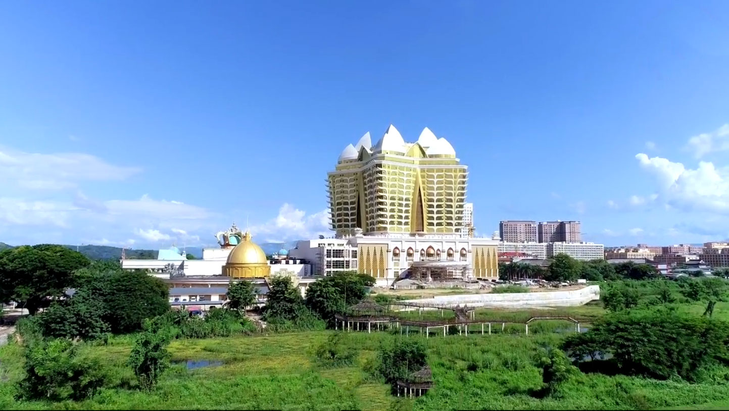 Bokeo niêm yết giá một số mặt hàng thực phẩm thiết yếu
