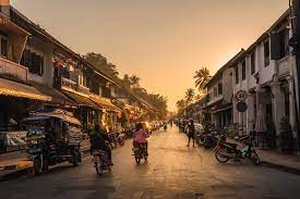 Luang Prabang quy định đỗ phương tiện giao thông tại các địa điểm công cộng