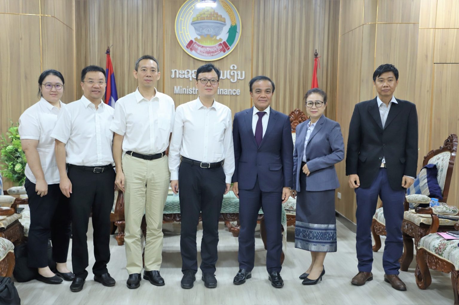 EDL-T trao đổi công tác với Bộ Tài chính