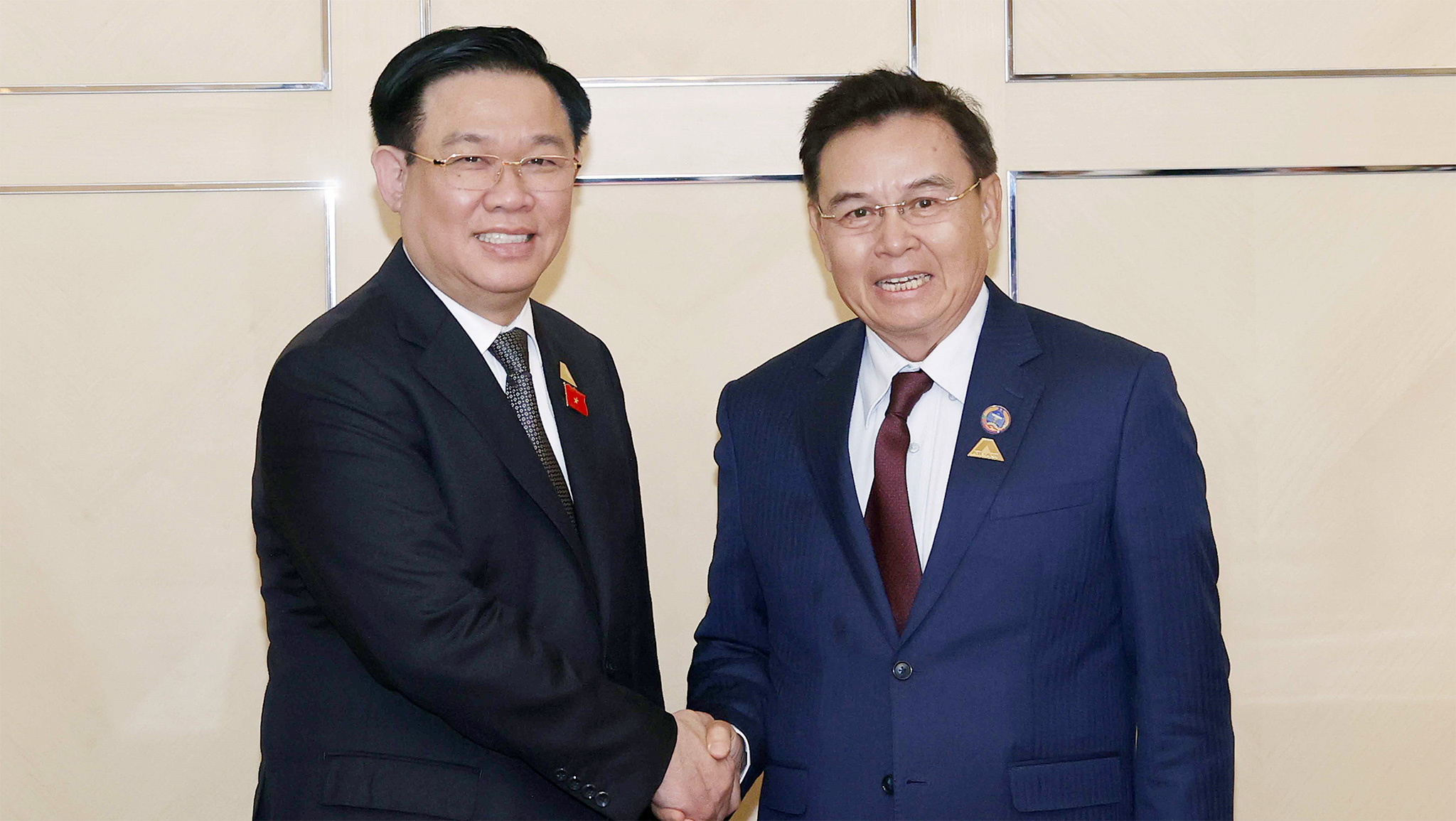 Chủ tịch Quốc hội Vương Đình Huệ gặp Chủ tịch Quốc hội Cộng hoà Dân chủ Nhân dân Lào -2