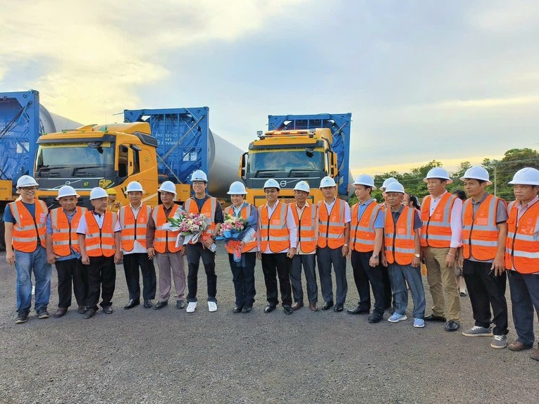 Dự án điện gió lớn nhất Đông Nam Á tại Lào bắt đầu lắp đặt những tua-bin đầu tiên ảnh 1