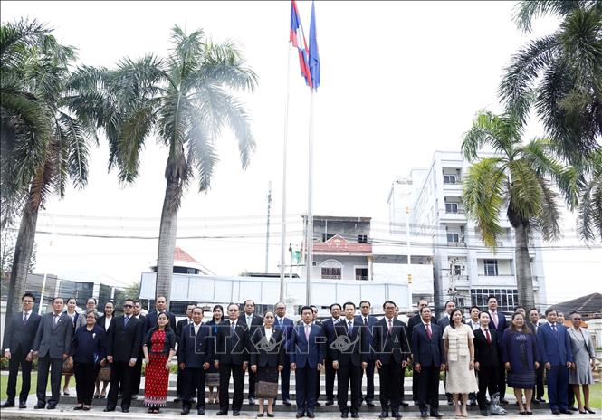 56 năm thành lập ASEAN: Lào tổ chức trang trọng lễ thượng cờ kỷ niệm