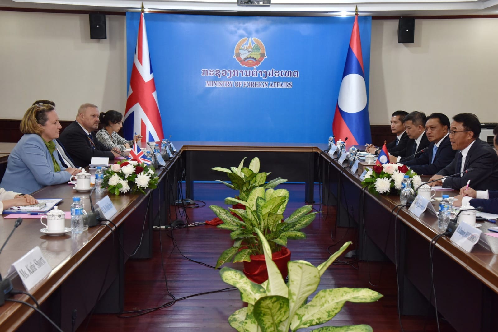 Lào và vương quốc Anh thắt chặt quan hệ hợp tác