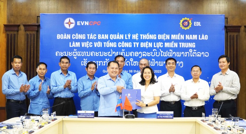 Tổng công ty Điện lực miền Trung làm việc với Ban quản lý hệ thống điện miền Nam Lào Tổng công ty Điện lực miền Trung làm việc với Ban quản lý hệ thống điện miền Nam Lào