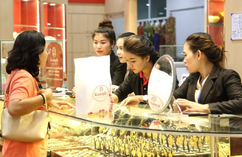 Đồng kíp mất giá, giá nhiên liệu và giá vàng tăng cao