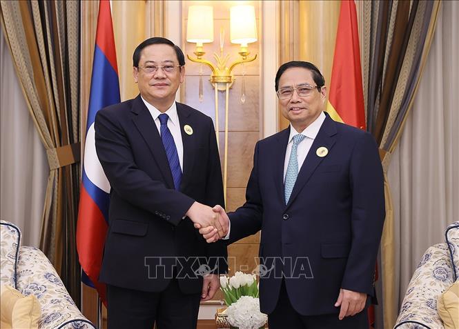 Thủ tướng Phạm Minh Chính gặp Thủ tướng Lào Sonexay Siphandone