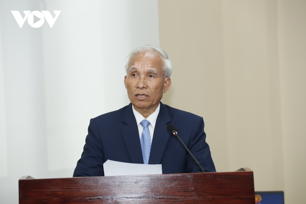 lao khai truong tap chi Dien tu alounmai qua tang cua viet nam hinh anh 1