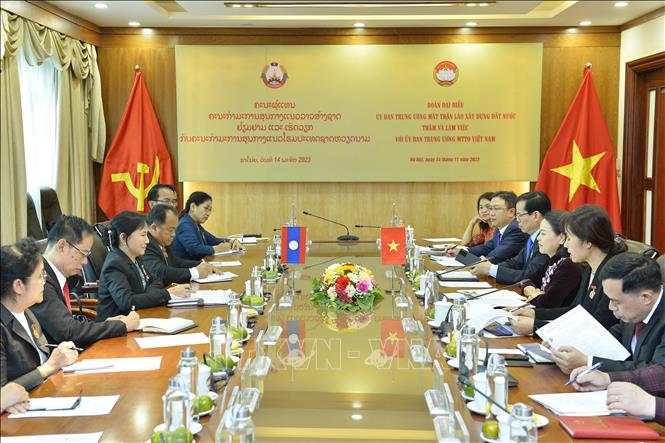 Thúc đẩy quan hệ hợp tác giữa Mặt trận hai nước Việt Nam – Lào