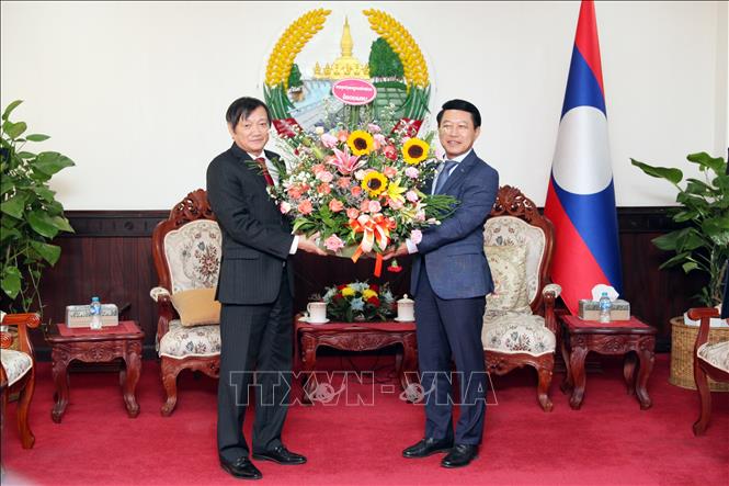 Việt Nam chúc mừng những thành tựu Lào đạt được trong 48 năm qua