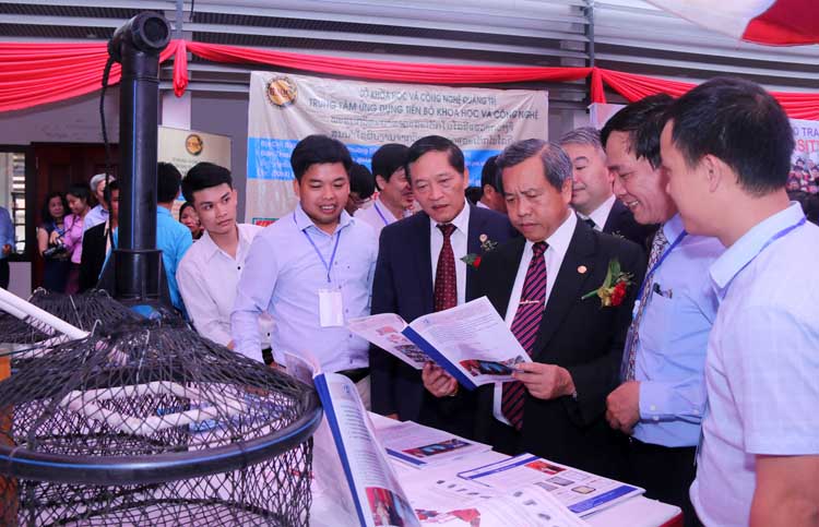 Lào đề nghị Việt Nam hỗ trợ phát triển khoa học và công nghệ