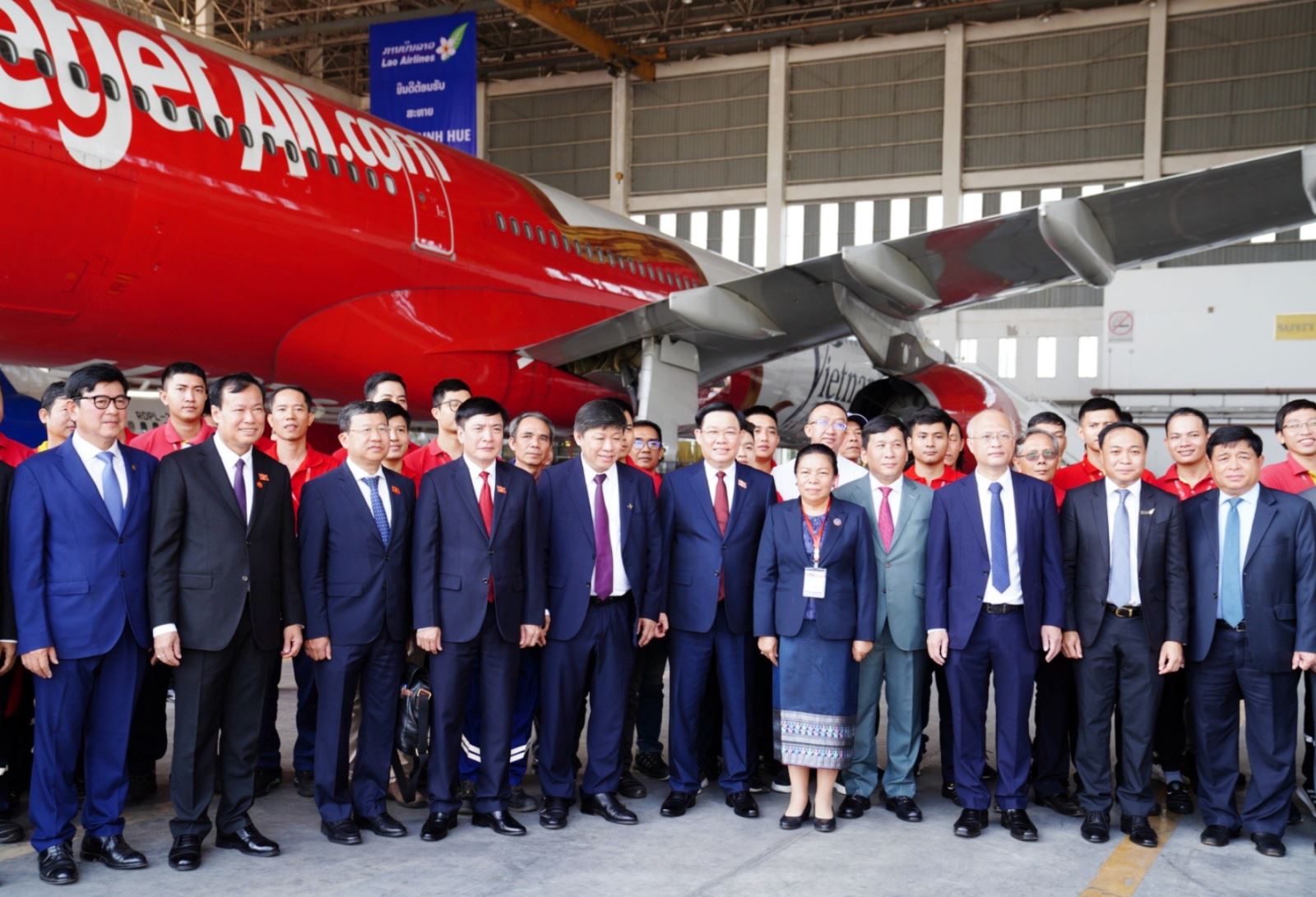 Vietjet mở đường bay thẳng TP Hồ Chí Minh – Viêng Chăn và công bố hợp tác toàn diện với Lao Airlines