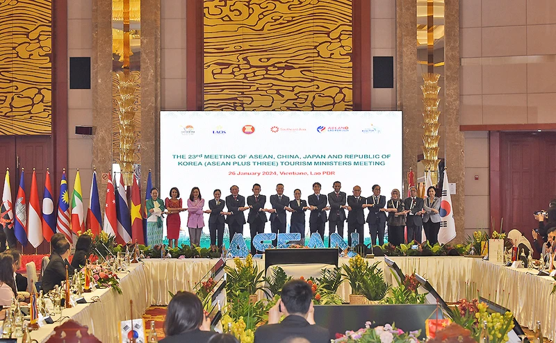 Các Bộ trưởng Du lịch ASEAN+3 tại Hội nghị Bộ trưởng Du lịch ASEAN+3 (Ảnh: Cục Du lịch Quốc gia Việt Nam)