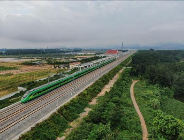 Tuyến đường sắt Lào – Trung mở khai trương dịch vụ chuyển phát nhanh