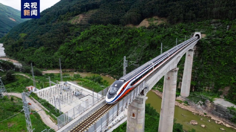 Đường sắt Lào-Trung đã thực hiện trên 700 chuyến tàu quốc tế