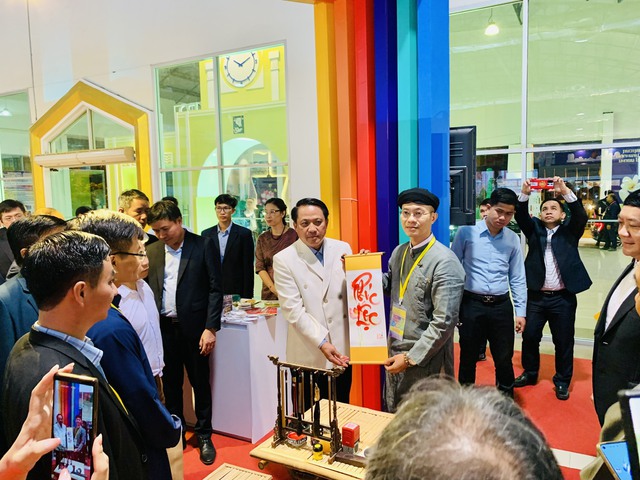 Sở Du lịch TP Hồ Chí Minh quảng bá du lịch tại Lào - Ảnh 2. Sở Du lịch TP Hồ Chí Minh quảng bá du lịch tại Lào - Ảnh 2.
