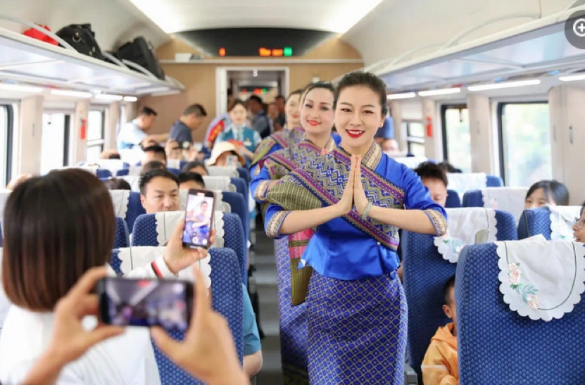 Đường sắt Trung-Lào thúc đẩy hoạt động du lịch giữa hai nước