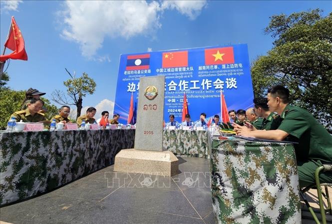 Hội đàm ba bên tại Cột mốc giao điểm đường biên giới ba nước Việt Nam – Lào – Trung Quốc