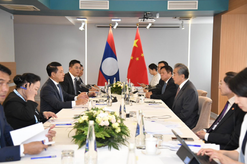 Ngoại trưởng Lào gặp các lãnh đạo ngoại giao nước ngoài bên lề Hội nghị BRICS